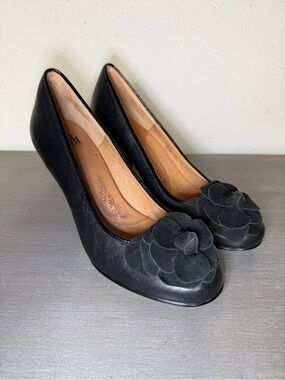 Söfft Black Leather Floral Pump Heels 9M Good Condition Classic Women's Shoes